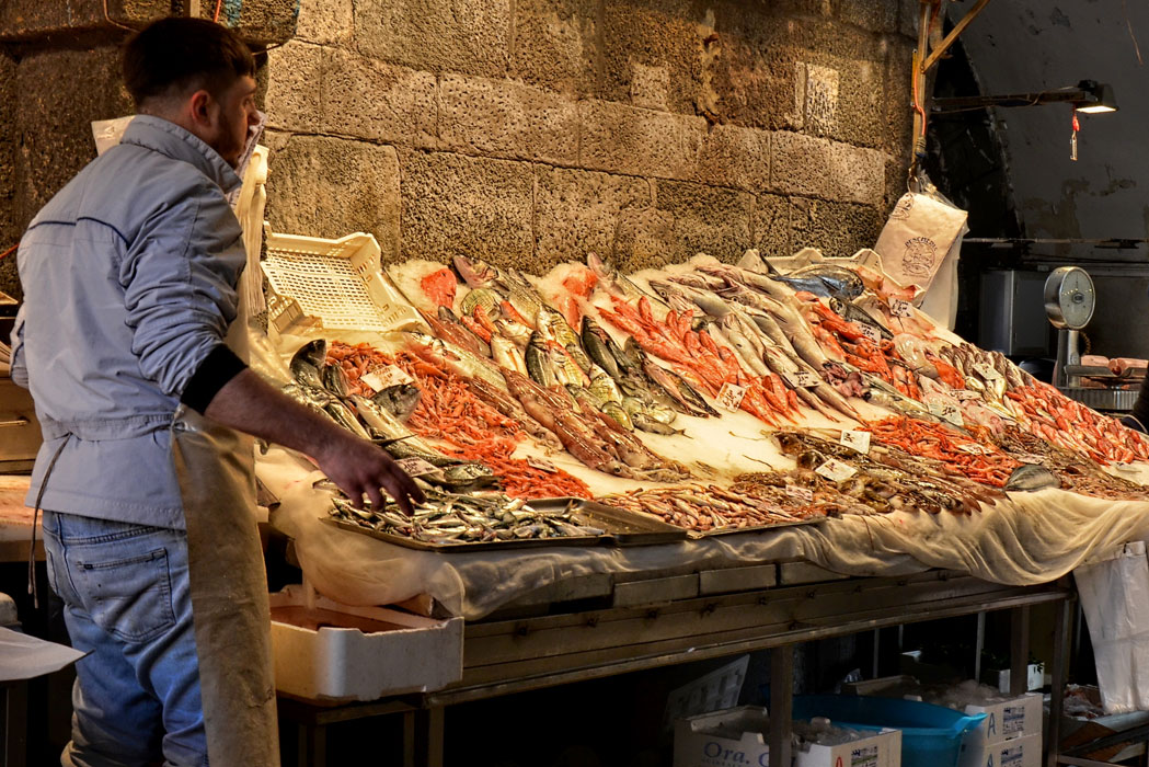 Le pescherie di Napoli aperte